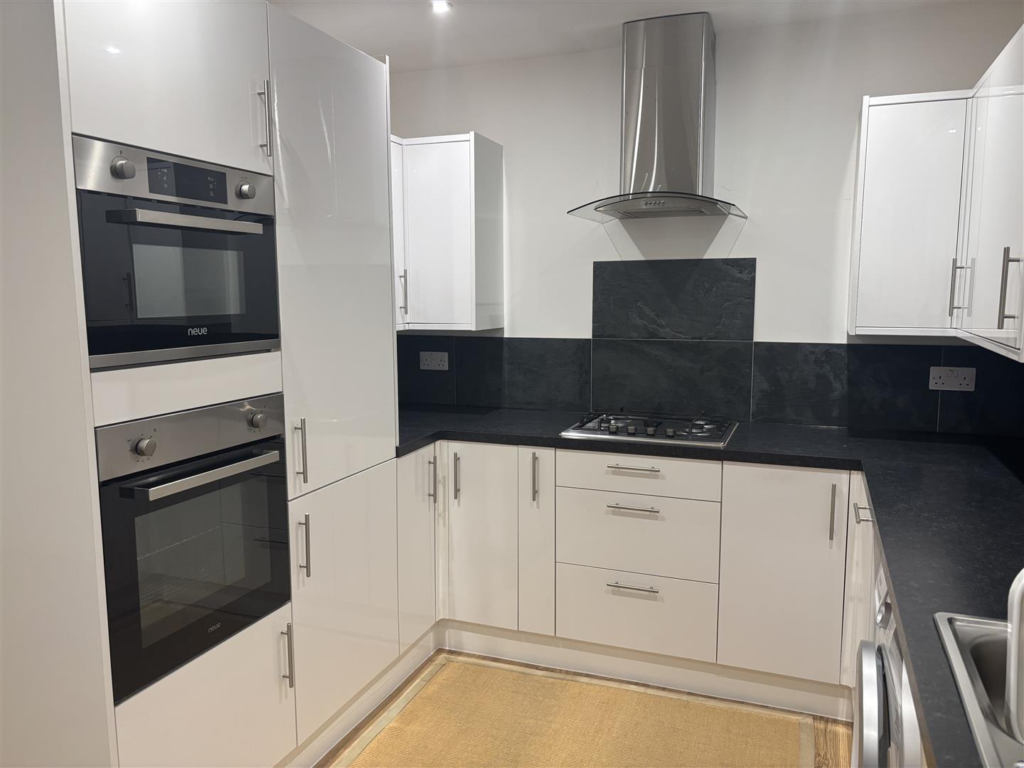 Pereers Kitchen 2.jpg